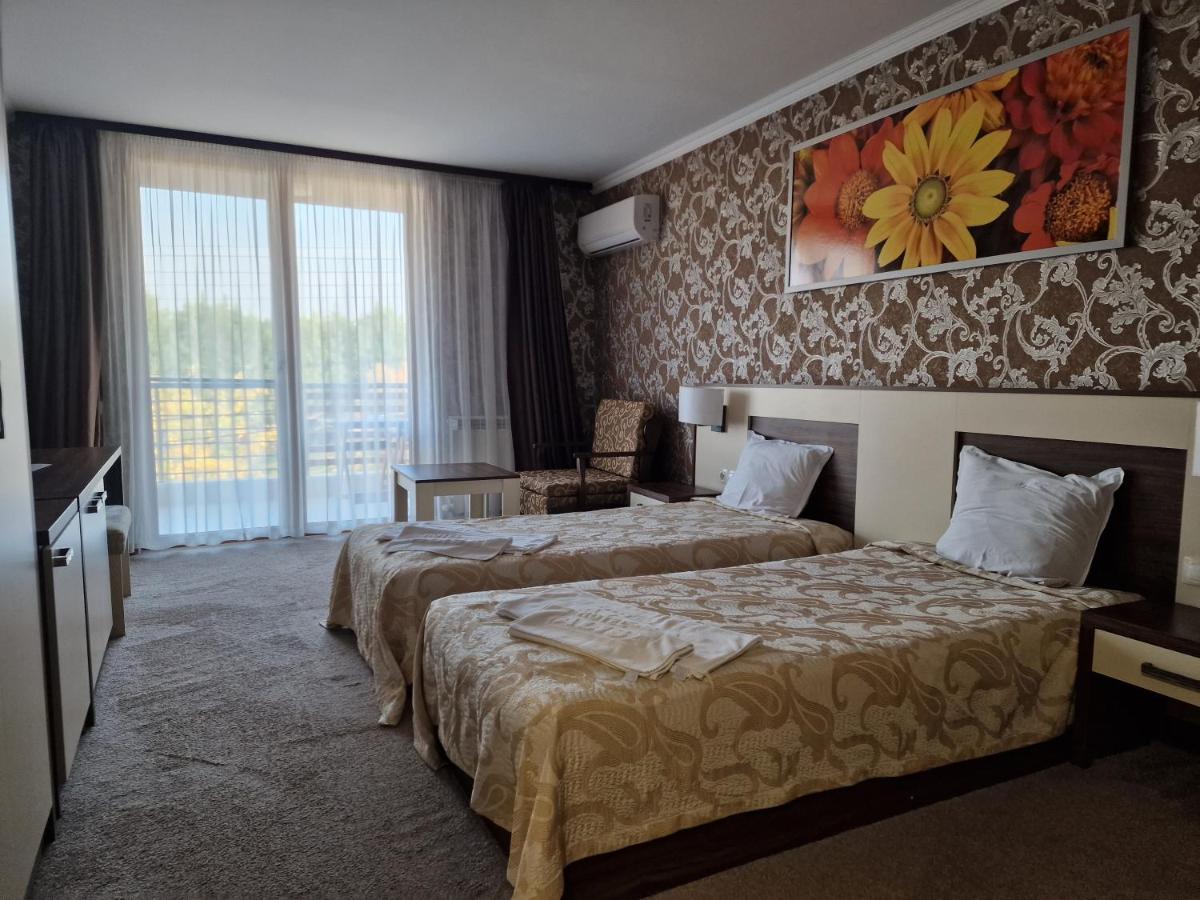 Hotel Alisa Pavel Banya Ngoại thất bức ảnh