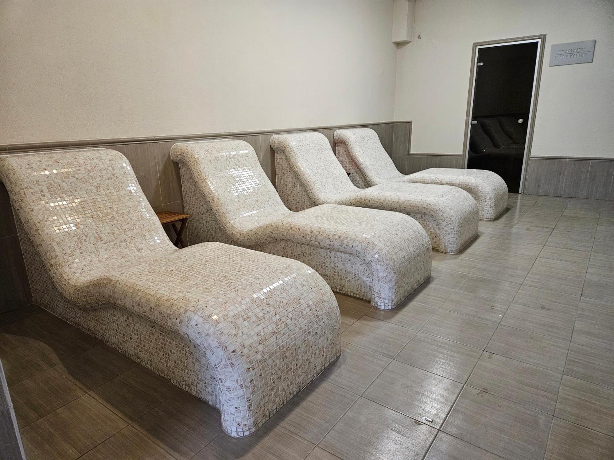 Hotel Alisa Pavel Banya Ngoại thất bức ảnh